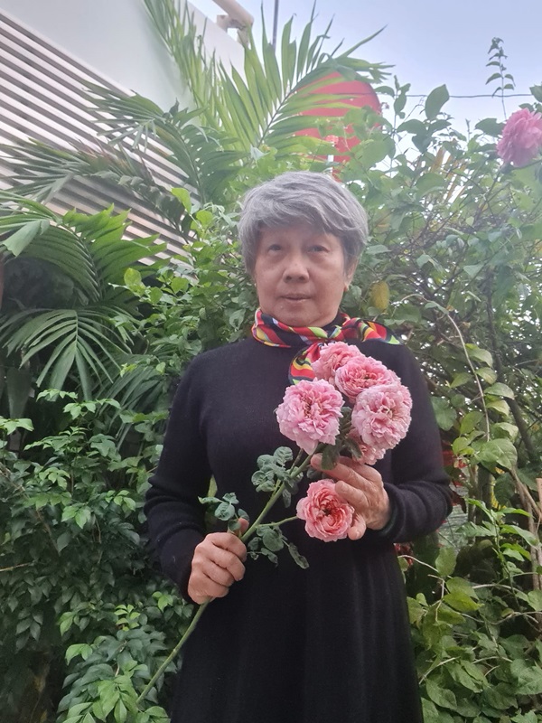 ลลิตา ธีระสิระ ลลิตา ธีระสิระ