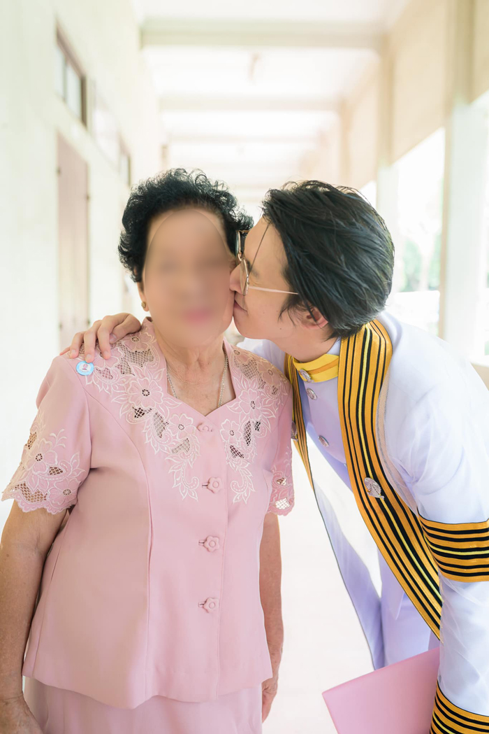 รถชนคุณย่าคุณไกด์ รถชนคุณย่าคุณไกด์