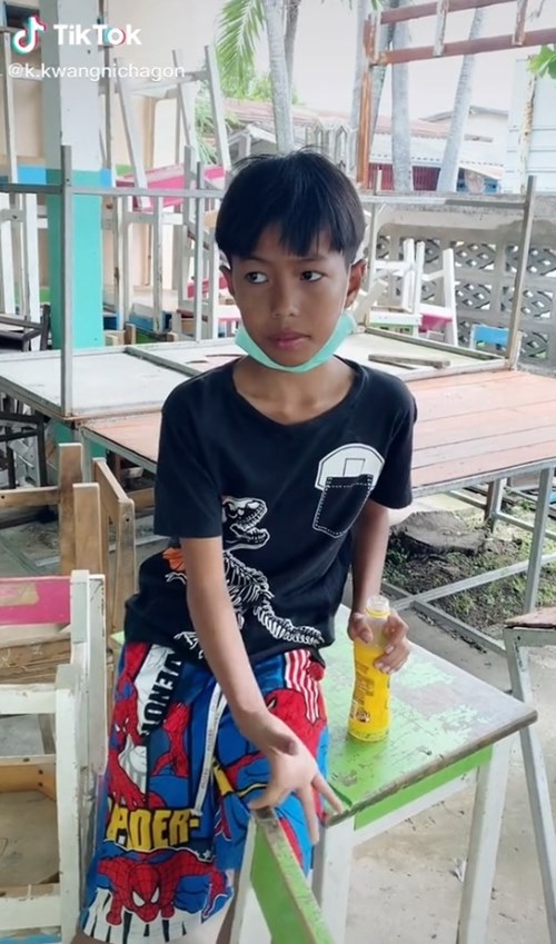 ให้ไก่ชนรุ่นพี่ ให้ไก่ชนรุ่นพี่