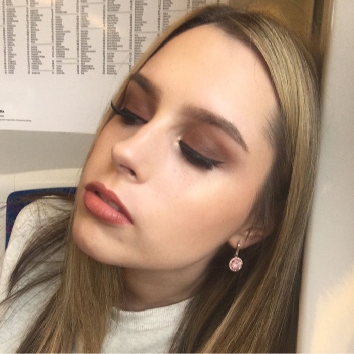 รอดตายจากภูเขาไฟระเบิด รอดตายจากภูเขาไฟระเบิด