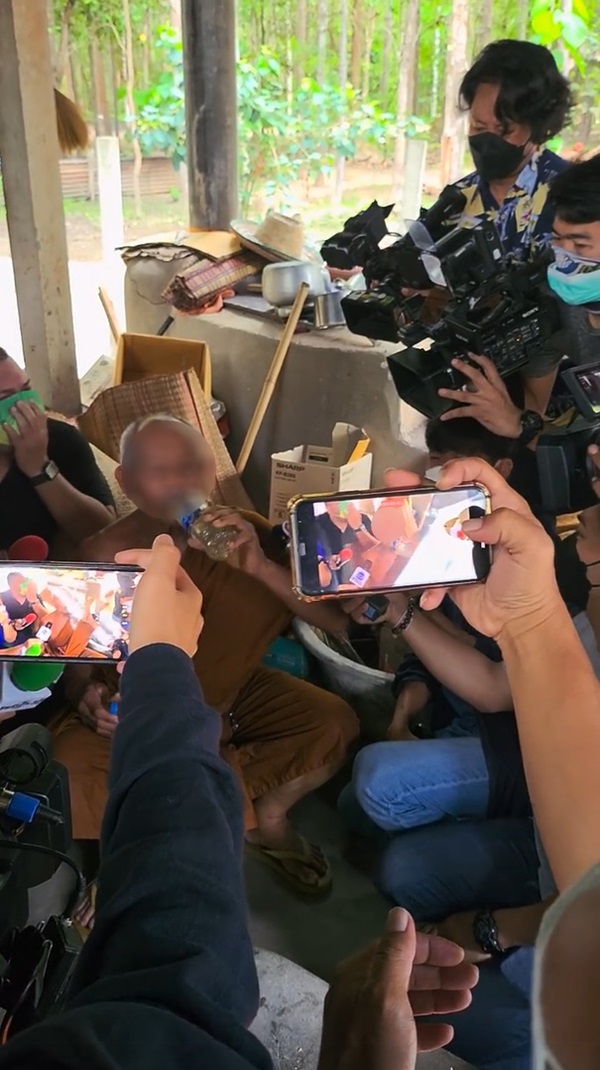 พระกินฉี่ พระกินฉี่