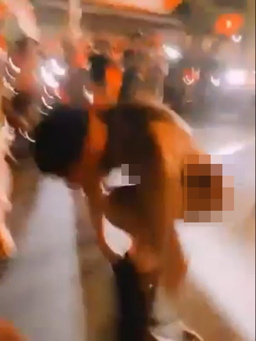 สาวเปลือย สาวเปลือย