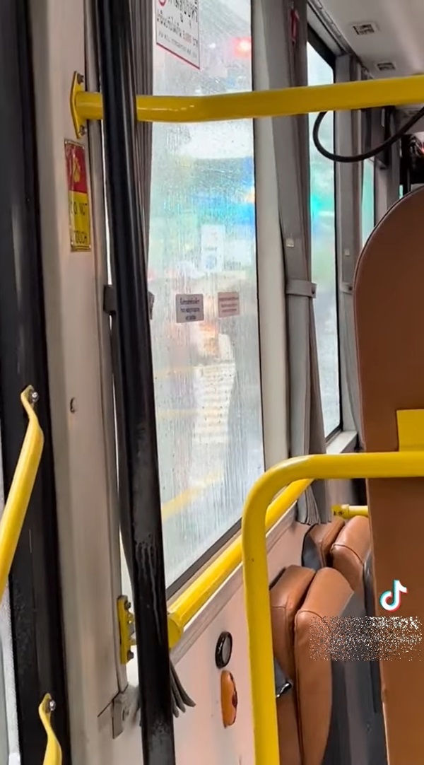 ลวนลามสาวบนรถเมล์ ลวนลามสาวบนรถเมล์