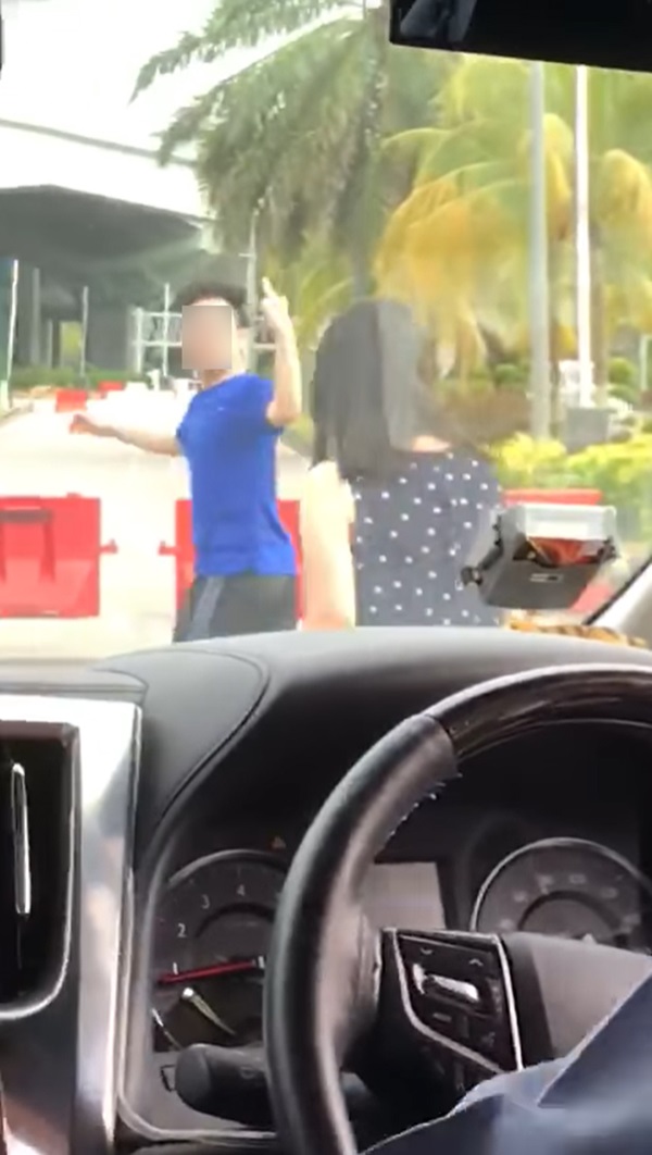 ป้าขวางรถ ป้าขวางรถ