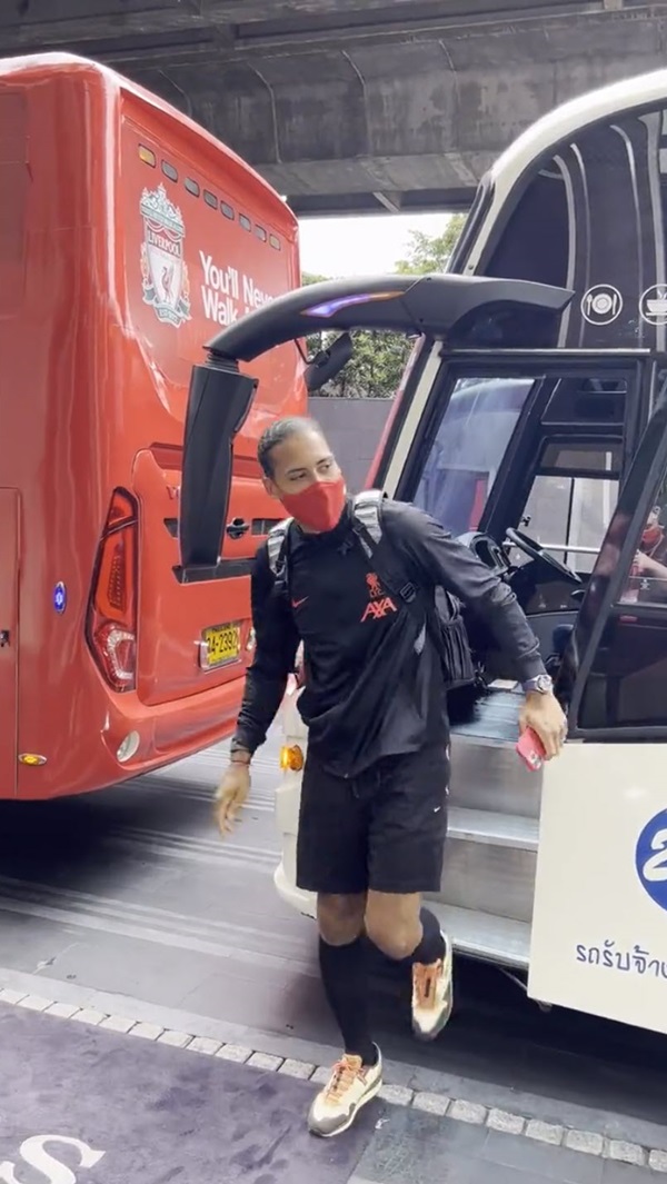 นักเตะลิเวอร์พูลขึ้นต้อม เสริมยนต์ นักเตะลิเวอร์พูลขึ้นต้อม เสริมยนต์