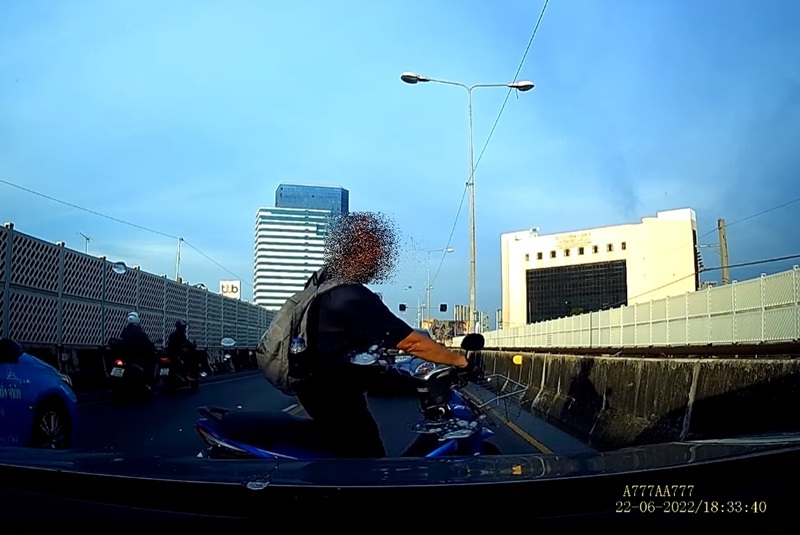 มอเตอร์ไซค์ทุบรถ มอเตอร์ไซค์ทุบรถ