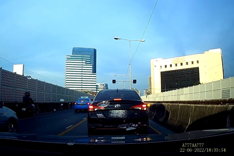 มอเตอร์ไซค์ทุบรถ มอเตอร์ไซค์ทุบรถ