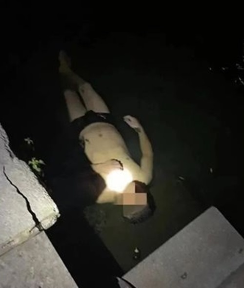 ร่างคนลอยน้ำ ร่างคนลอยน้ำ