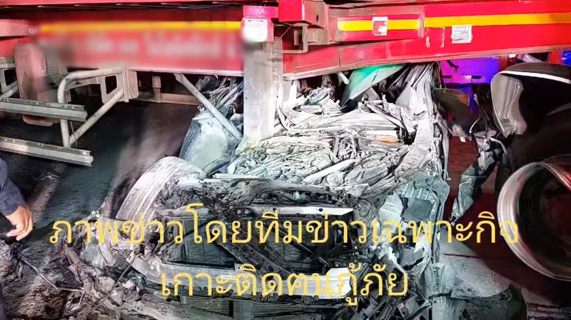 BMW ชนรถพ่วง BMW ชนรถพ่วง