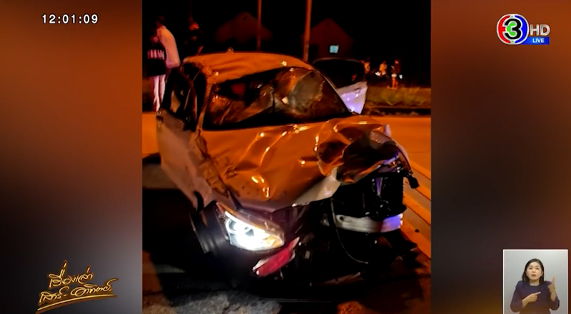 BMW ฝ่าไฟแดงชนมอเตอร์ไซค์ BMW ฝ่าไฟแดงชนมอเตอร์ไซค์