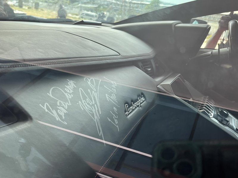 Lamborghini เบนซ์ เดม่อน Lamborghini เบนซ์ เดม่อน