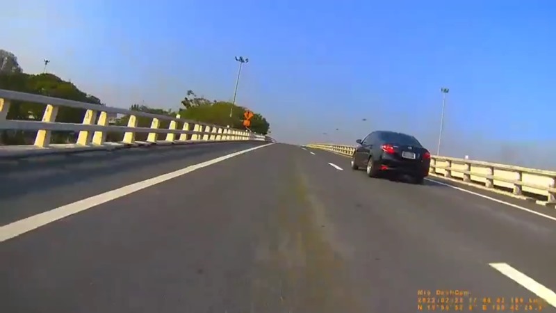 ขับรถชนตำรวจตาย ขับรถชนตำรวจตาย