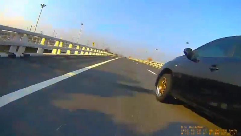 ขับรถชนตำรวจตาย ขับรถชนตำรวจตาย