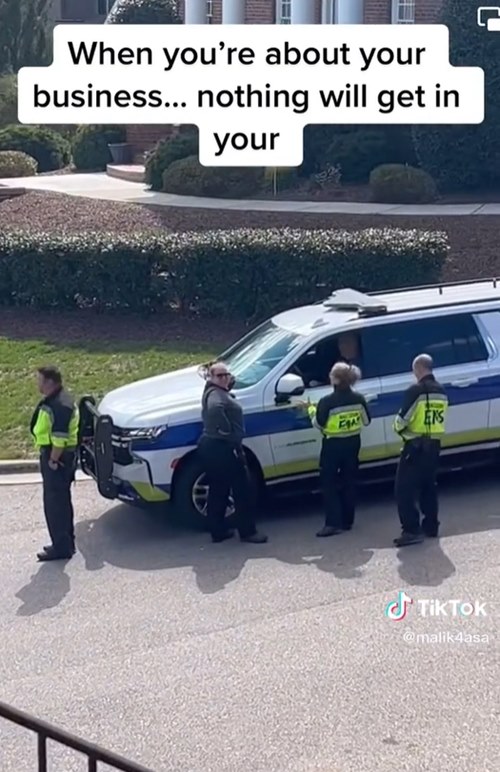 พนักงานส่งของ พนักงานส่งของ