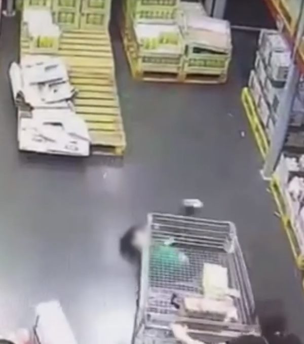 เด็กตกรถเข็นห้าง เด็กตกรถเข็นห้าง