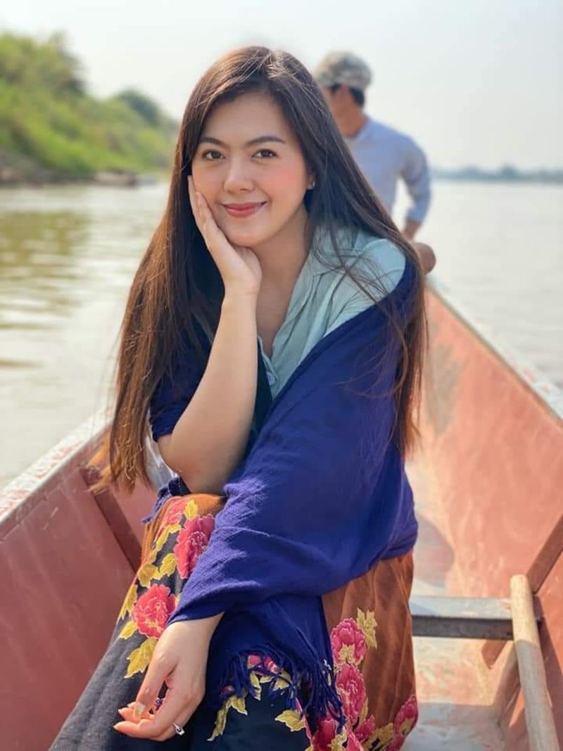 น้อง พุดทะสอน สาวลาวใต้ น้อง พุดทะสอน สาวลาวใต้