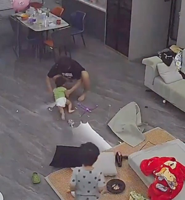 ลูกโป่งระเบิด ลูกโป่งระเบิด