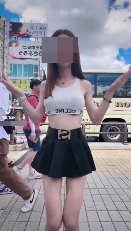 คนไทยเซิ้งบนรถไฟญี่ปุ่น คนไทยเซิ้งบนรถไฟญี่ปุ่น