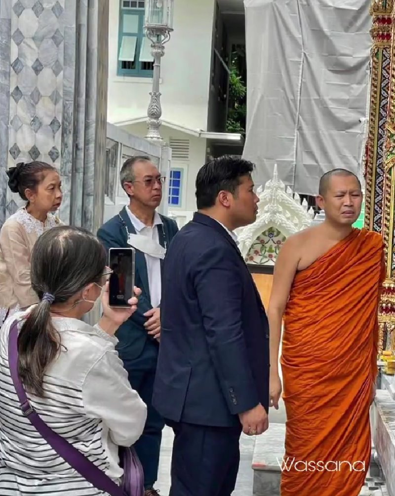 ท่านอ้น วัชรเรศร วิวัชรวงศ์ ท่านอ้น วัชรเรศร วิวัชรวงศ์