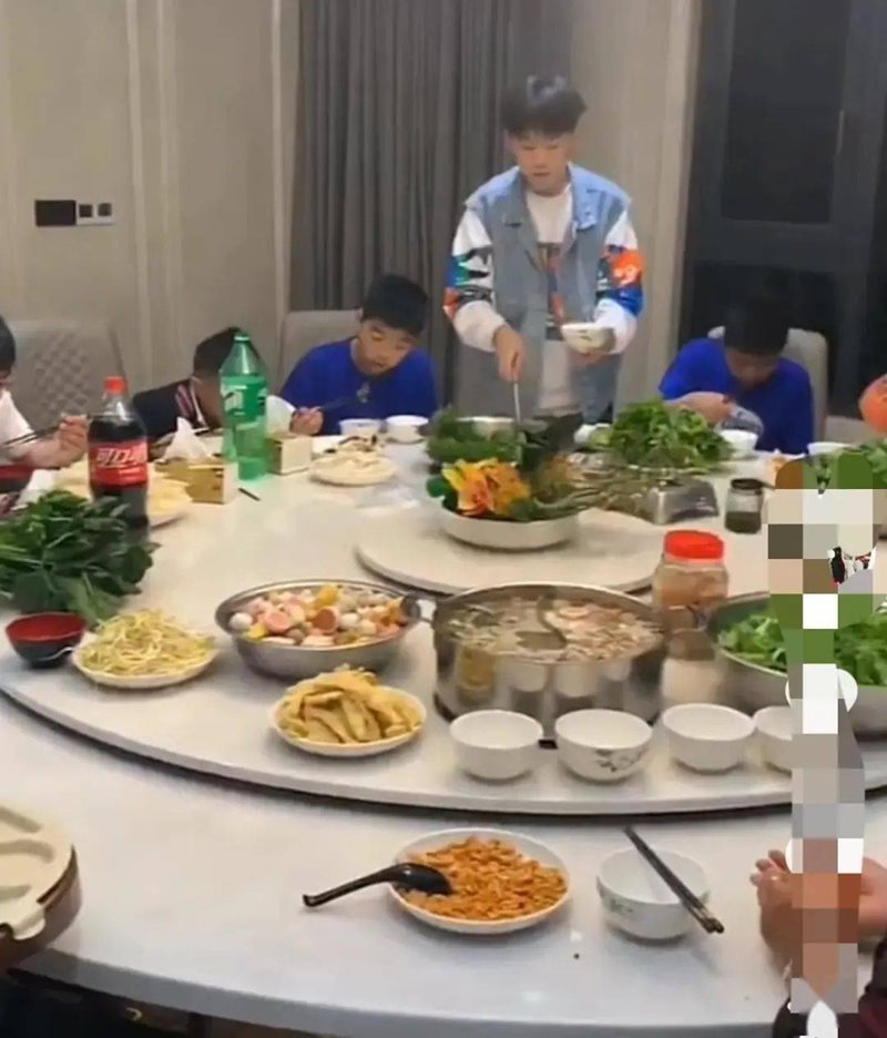 แม่ลูกดก แม่ลูกดก