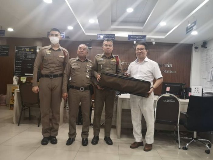 เซว เหว่ย เซว เหว่ย