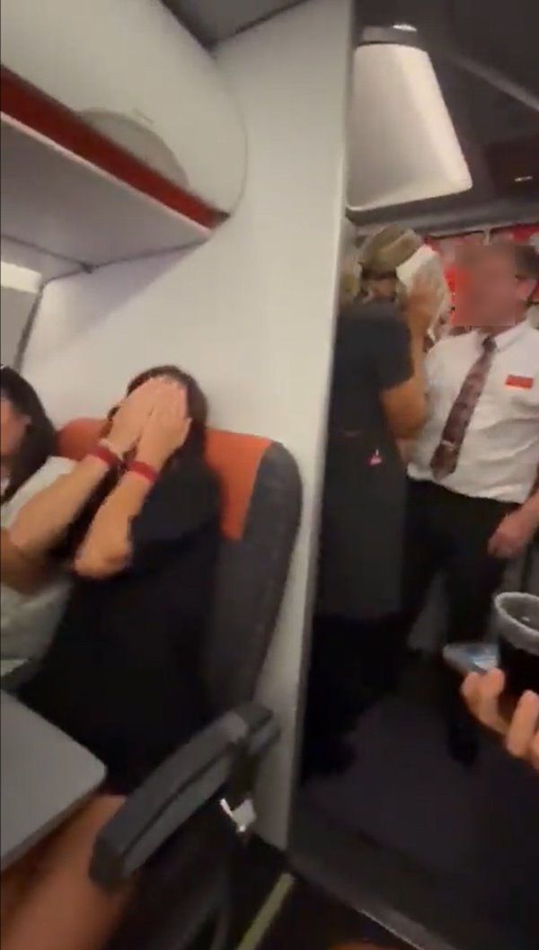 เซ็กส์บนเครื่องบิน เซ็กส์บนเครื่องบิน