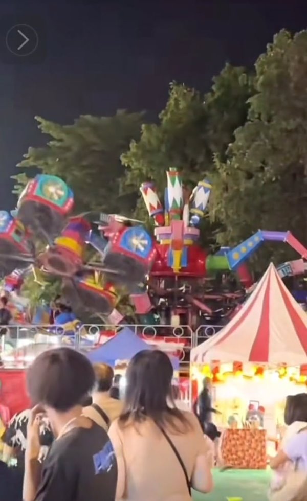 เครื่องเล่นที่นั่งหลุด เครื่องเล่นที่นั่งหลุด