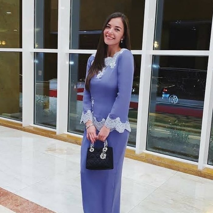 อานิชา อิซา คาเลบิก อานิชา อิซา คาเลบิก