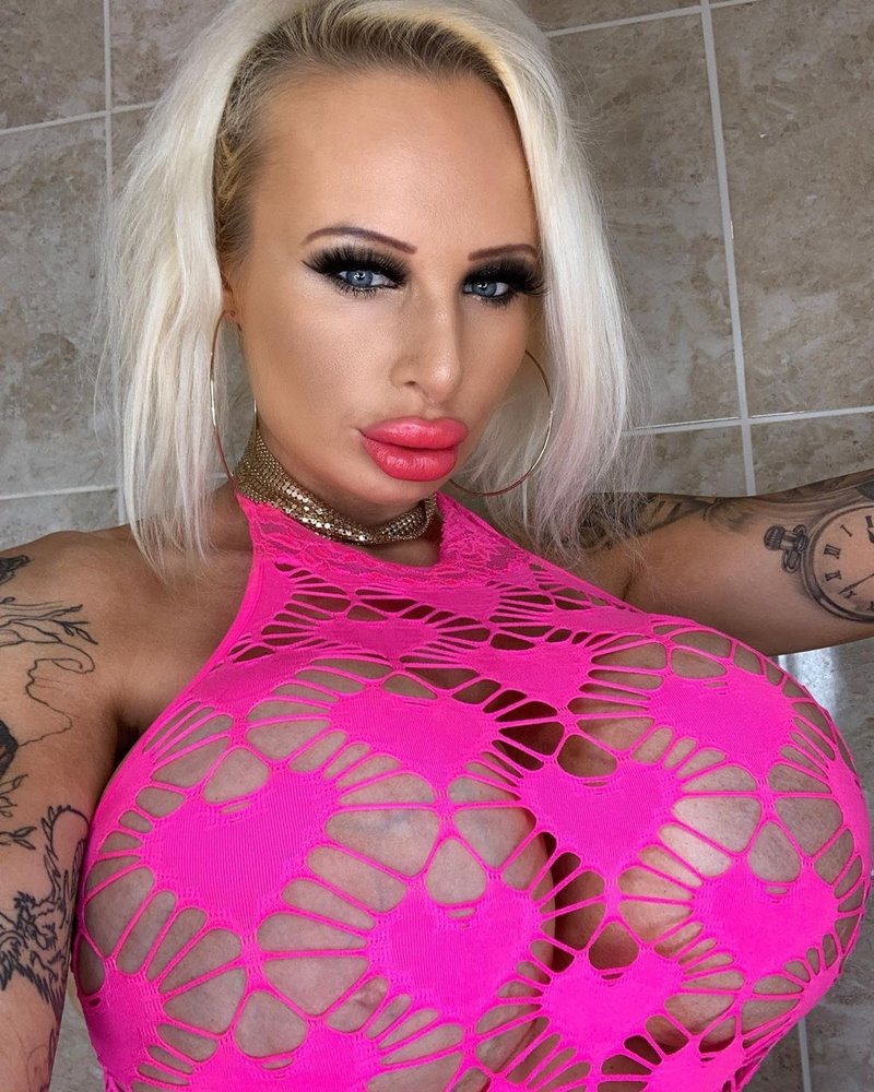 หน้าอกระเบิด หน้าอกระเบิด