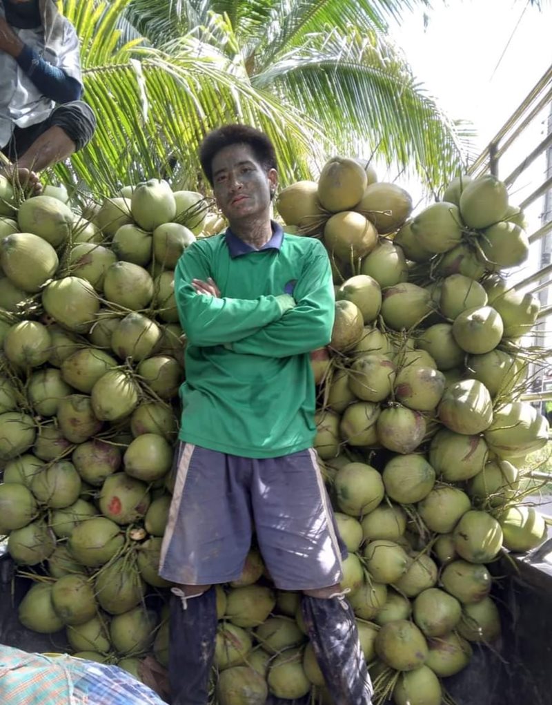 ต๊ะ ยมทูต ต๊ะ ยมทูต