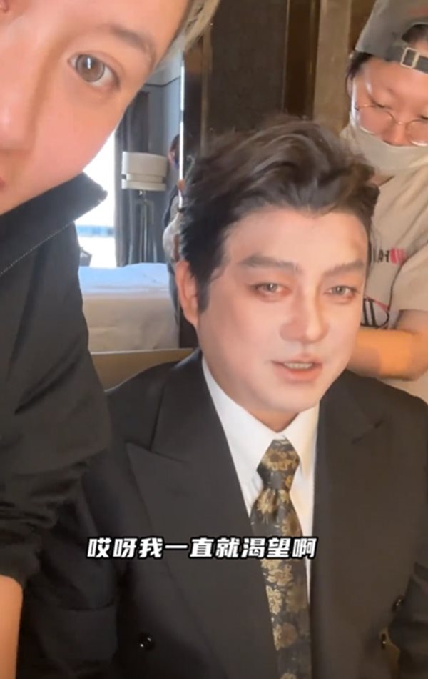 ช่างแต่งหน้าเมคโอเวอร์ ช่างแต่งหน้าเมคโอเวอร์