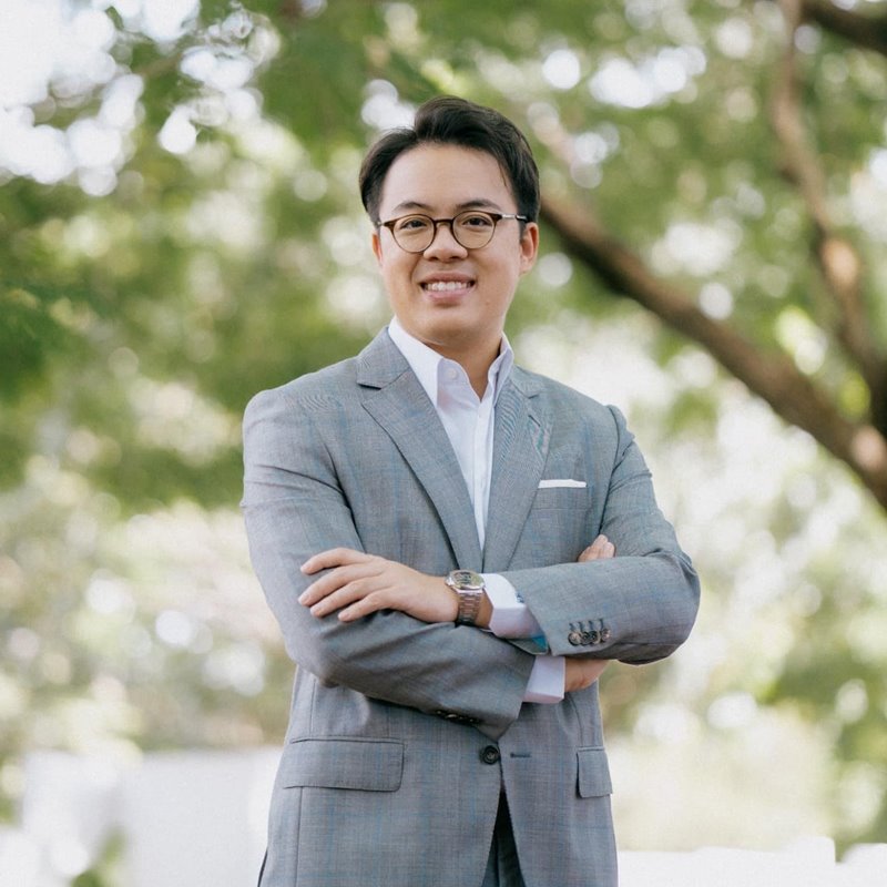 ตรีรัตน์ ศิริจันทโรภาส ตรีรัตน์ ศิริจันทโรภาส