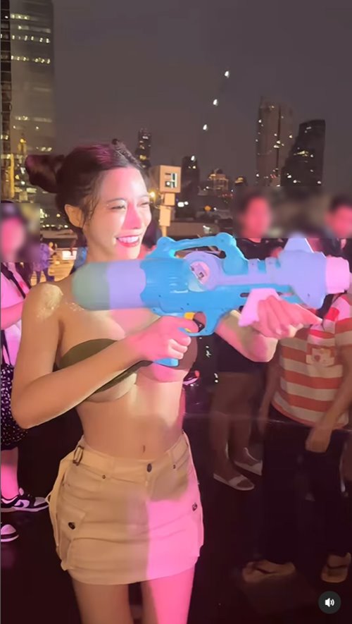 ดีเจแอมเบอร์ นา ดีเจแอมเบอร์ นา