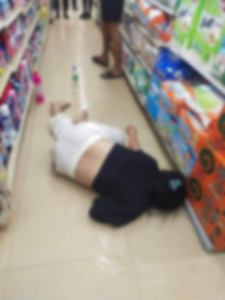 ดื่มน้ำยาล้างห้องน้ำ ดื่มน้ำยาล้างห้องน้ำ