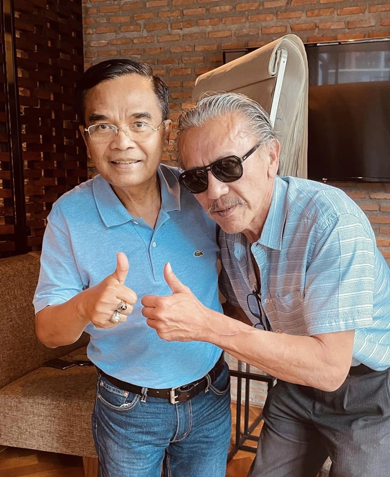 ชูวิทย์ กมลวิศิษฎ์ ชูวิทย์ กมลวิศิษฎ์