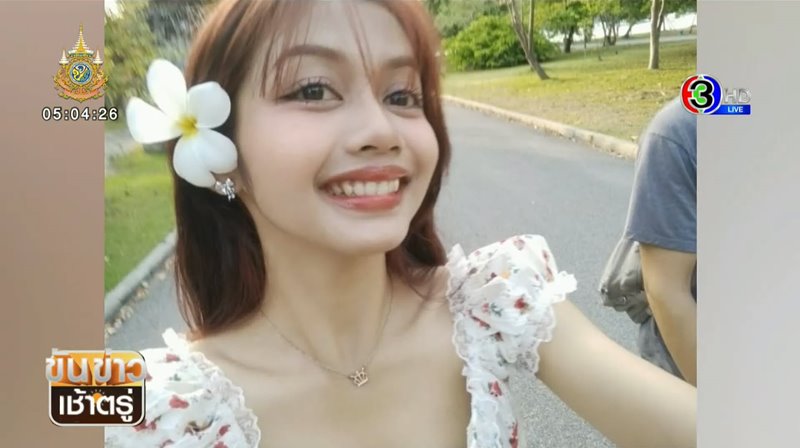 น้องยี่หวา แม่ค้าไก่ทอดหน้าคล้ายลิซ่า น้องยี่หวา แม่ค้าไก่ทอดหน้าคล้ายลิซ่า