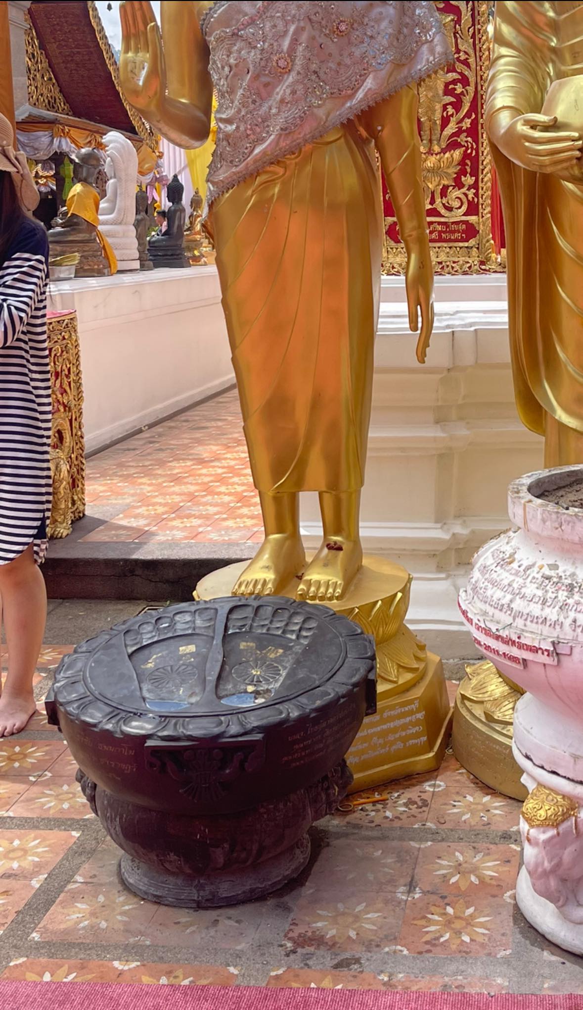 เหยียบรอยพระพุทธบาท เหยียบรอยพระพุทธบาท