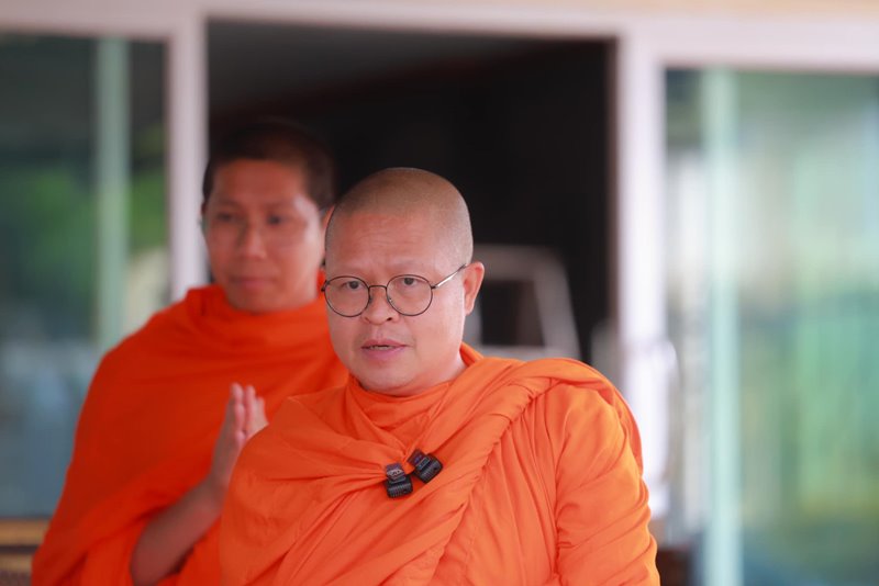 ว.วชิรเมธี สวด หนุ่ม กรรชัย ทำตัวเป็นศาลเตี้ย โหด เหี้ยม ว.วชิรเมธี สวด หนุ่ม กรรชัย ทำตัวเป็นศาลเตี้ย โหด เหี้ยม