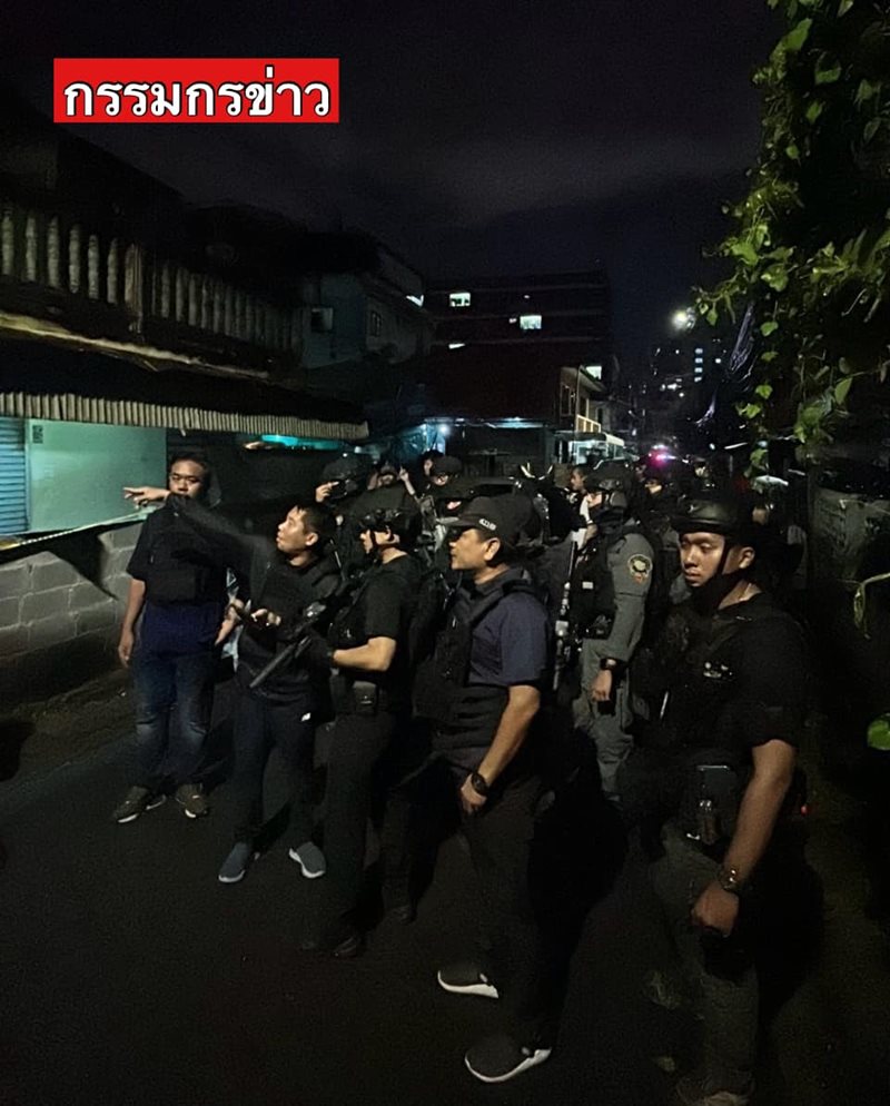 เมียอดีตนักมวยเอาปืนจี้ตำรวจ พาหนีไปไกลถึงนครนายก เมียอดีตนักมวยเอาปืนจี้ตำรวจ พาหนีไปไกลถึงนครนายก