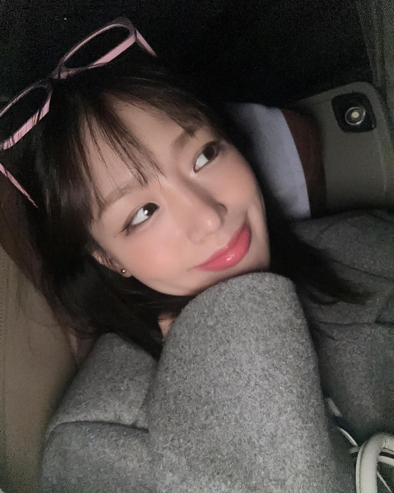 ร้องสอบ กามิน ผิด ม.112 เพราะจับมือแฟนคลับที่นั่งกับพื้น ร้องสอบ กามิน ผิด ม.112 เพราะจับมือแฟนคลับที่นั่งกับพื้น