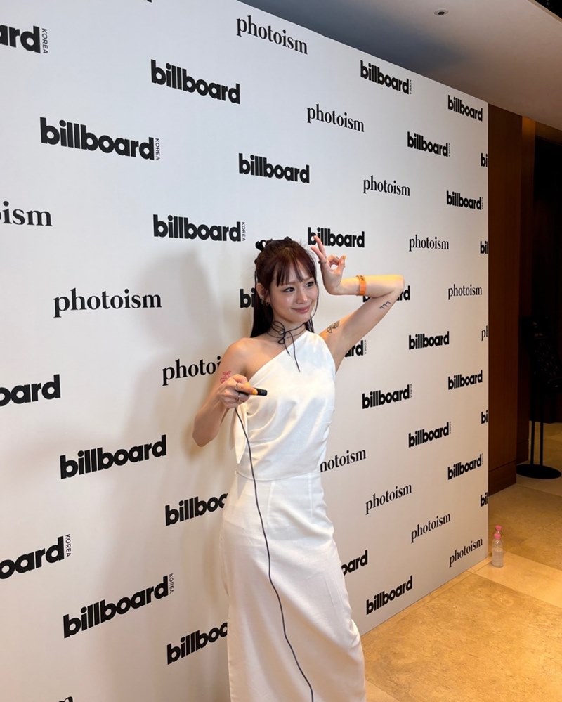 ร้องสอบ กามิน ผิด ม.112 เพราะจับมือแฟนคลับที่นั่งกับพื้น ร้องสอบ กามิน ผิด ม.112 เพราะจับมือแฟนคลับที่นั่งกับพื้น