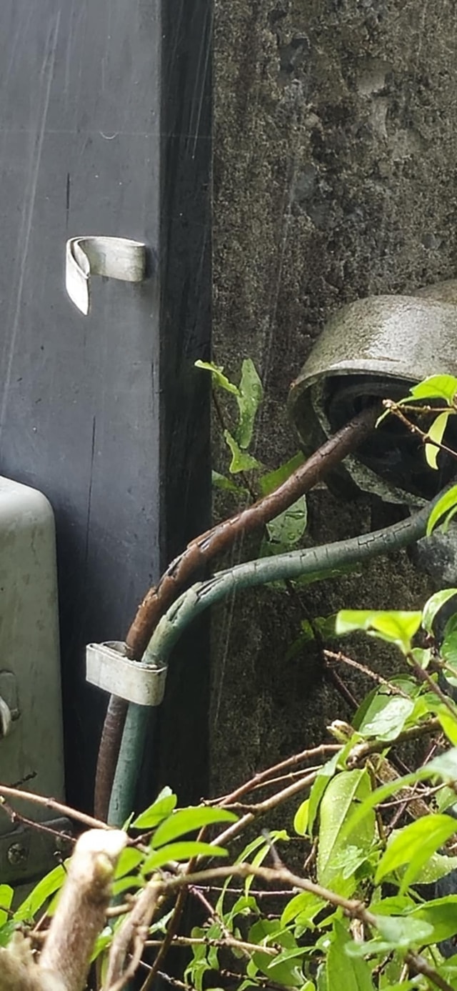 ดร.เม่น ม.หาดใหญ่ ถูกไฟดูดเสียชีวิต เหตุเปิดประตูบ้านตอนน้ำท่วม ดร.เม่น ม.หาดใหญ่ ถูกไฟดูดเสียชีวิต เหตุเปิดประตูบ้านตอนน้ำท่วม