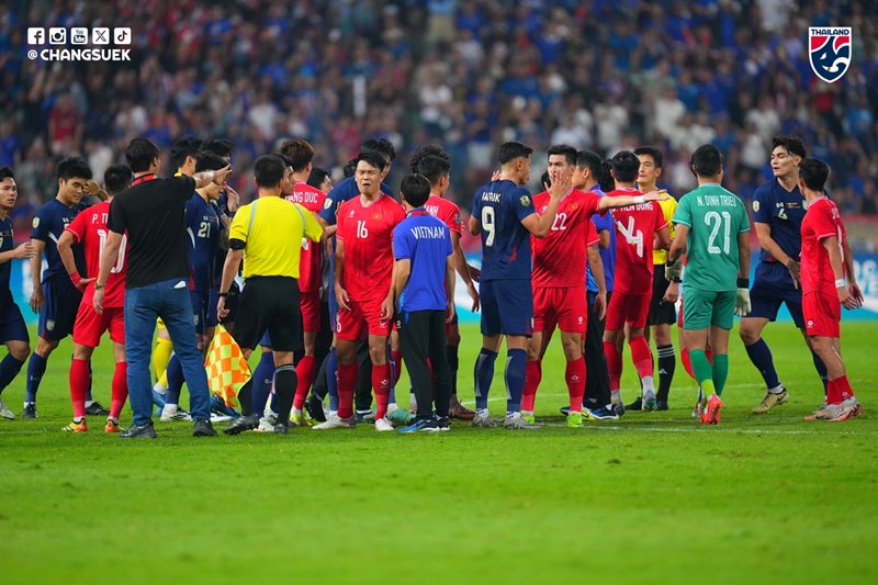 นักเตะเวียดนามเดือดประตู สุภโชค นักชิงอาเซียนคัพ 2024 นักเตะเวียดนามเดือดประตู สุภโชค นักชิงอาเซียนคัพ 2024