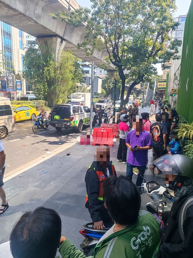 อินเดียขับเก๋งไล่ชนไรเดอร์จนเสียชีวิตกลางเมือง อินเดียขับเก๋งไล่ชนไรเดอร์จนเสียชีวิตกลางเมือง