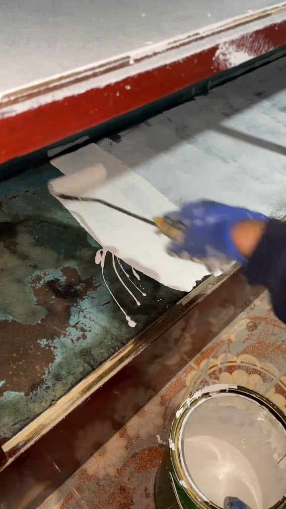 รีโนเวทตู้เก่า แนวโบราณ กลายเป็นสไตล์มินิมอล งบไม่เกิน 1,000 รีโนเวทตู้เก่า แนวโบราณ กลายเป็นสไตล์มินิมอล งบไม่เกิน 1,000