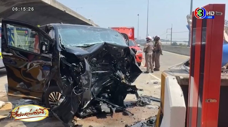 รถตู้พุ่งชนด่านทางด่วน นักธุรกิจญี่ปุ่นเสียชีวิตคาที่ รถตู้พุ่งชนด่านทางด่วน นักธุรกิจญี่ปุ่นเสียชีวิตคาที่