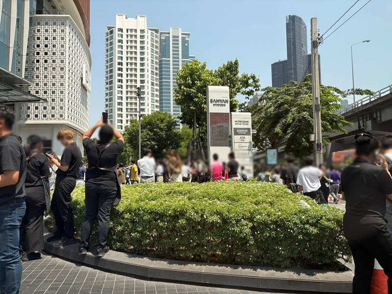 แผ่นดินไหวกรุงเทพฯ บ้านโยก คนแห่ออกนอกอาคารระทึก แผ่นดินไหวกรุงเทพฯ บ้านโยก คนแห่ออกนอกอาคารระทึก