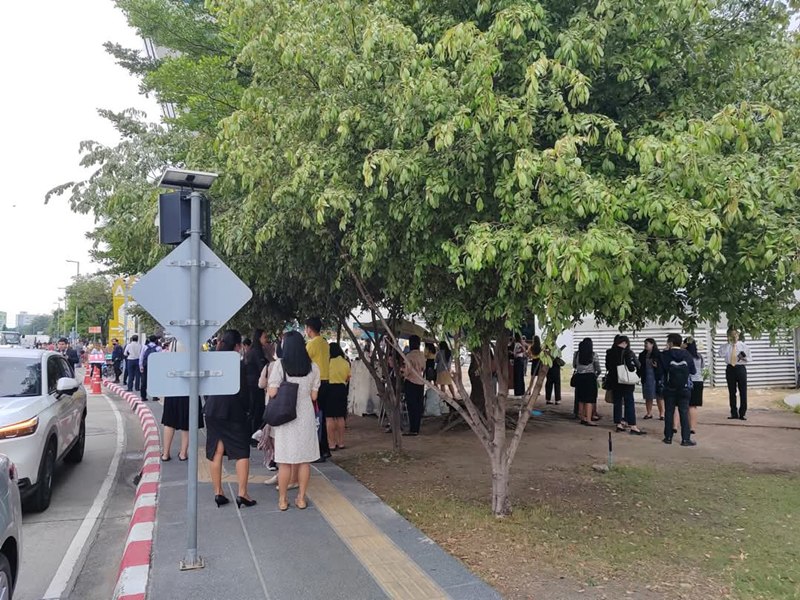 ศูนย์ราชการ แจ้งวัฒนะ ตึกทรุด ศาลอาญารัชดา โดนด้วย ศูนย์ราชการ แจ้งวัฒนะ ตึกทรุด ศาลอาญารัชดา โดนด้วย