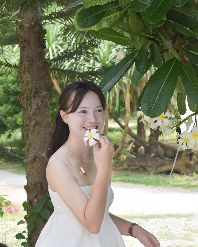 อาลัยน้องนุ่น เสียชีวิตจากตึก สตง. ถล่ม มาช่วยพ่อแม่ทำงาน อีกไม่กี่วันรับปริญญา อาลัยน้องนุ่น เสียชีวิตจากตึก สตง. ถล่ม มาช่วยพ่อแม่ทำงาน อีกไม่กี่วันรับปริญญา