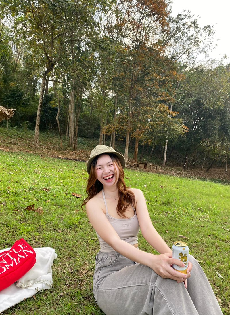 อาลัยน้องนุ่น เสียชีวิตจากตึก สตง. ถล่ม มาช่วยพ่อแม่ทำงาน อีกไม่กี่วันรับปริญญา อาลัยน้องนุ่น เสียชีวิตจากตึก สตง. ถล่ม มาช่วยพ่อแม่ทำงาน อีกไม่กี่วันรับปริญญา